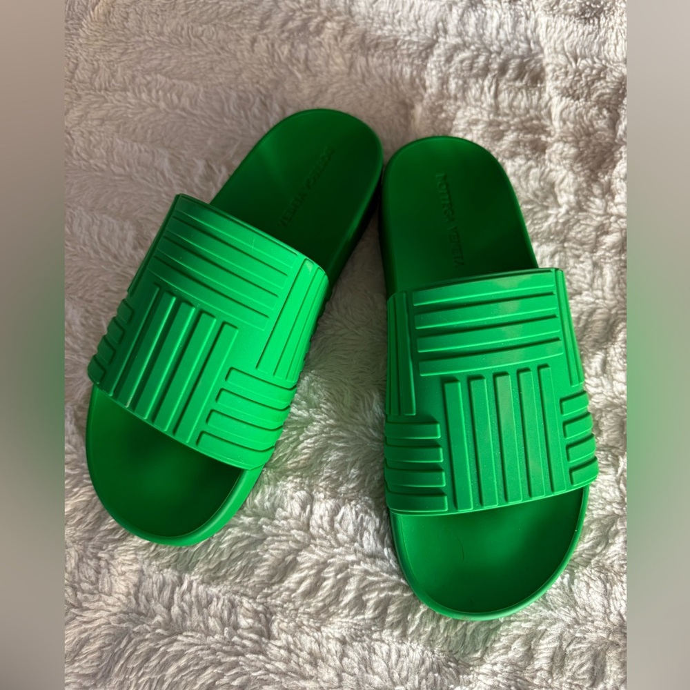 Bottega Veneta - Slider Embossed Rubber Green Slides - Picture 6 of 11